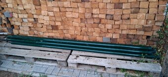 Prodávám pletivo + sloupky - 2