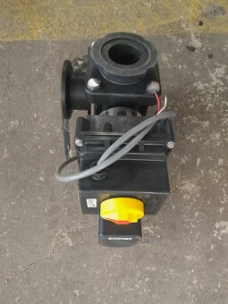 HORSCH 3cestný ventil 040 027 55 - 2