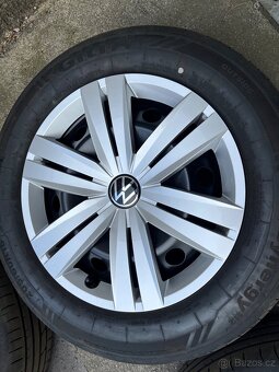 Originál letní VW sada kol 205/60 R16, NOVÁ - nájezd 300 km - 2