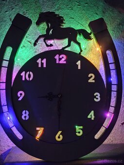 Nástěnné hodiny - 2