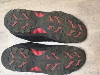 Velké sportovní/pracovní boty - 2