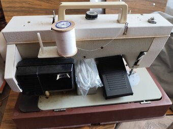 Prodám šicí stroj Lucznik - 2