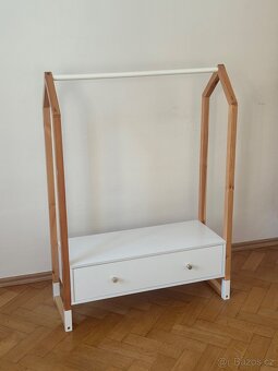 Dětský věšák štendr na oblečení - 2