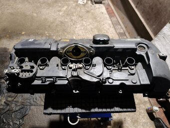 Víko ventilů pro motor N52,naj.65000km - 2
