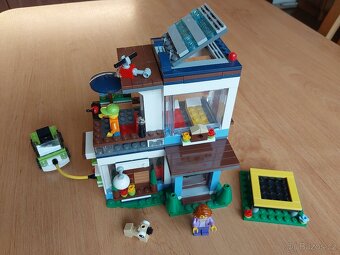 Lego Creator 31068 Moderní bydlení 3v1 - 2