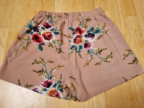 Dívčí letní kraťasy 10/12let - 2