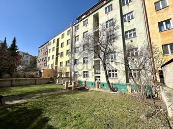 Prodej bytu 1+kk, 35 m2 s balkonem a sklepem – Praha 10, Str - 2