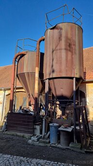 Silo na obilí nebo cement - 2