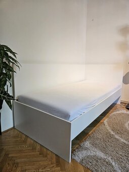 Postel 90 x 200 cm s matrací a lamelovým roštem - 2