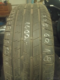 225/60/18 Bridgestone - 2