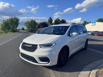 Chrysler Pacifica 3,6 RU Limited DVD Čočka 2021 - 2