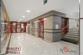 Pronájem, komerční/obchodní prostory, 65 m2, Náměstí 12/14, - 2