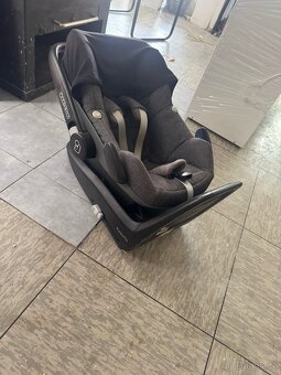 Autosedačka Maxi-Cosi Pebble Plus se základno 2wayFix ISOFIX - 2