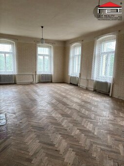 Prodej rodinného domu, 750 m2 s velkou zahradou - Javorník - - 2