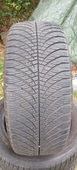 Prodám 4x zimní 205/55R16 Goodyear - 2