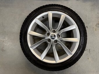 235/45 R18 98V Kompletní originální ALU sada Škoda Superb - 2