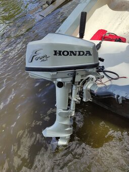 Motorový člun 3,6 m + Honda 5 HP - 2
