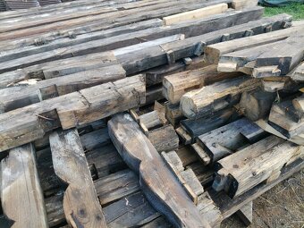 Hranoly s okrasným výřezem ze staré střechy - 2