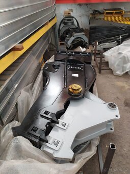 Demoliční, vydrcovací nůžky s otočí Hardy 12-18t - 2