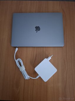MacBook PRO 13 palců i7 8.Gen 16 RAM 512SSD v TOP stavu - 2