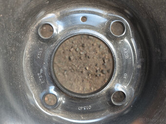 Prodám rezervní kolo 6Jx15H2 ET27 s pneu MICHELIN 185/60/15 - 2