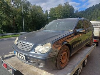 Mercedes w203 - plno náhradních dílů - 2