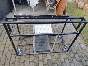 Pracovní stůl-ponk, kovová konstrukce - 2
