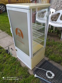Prosklená chladicí vytrina, s osvetlenim - 2