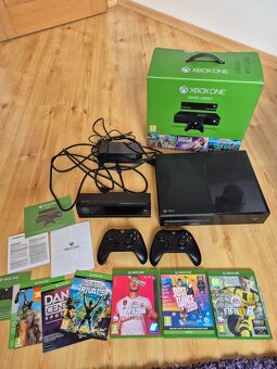 XBOX ONE + Kinect + 2 ovaldače + hry - 2