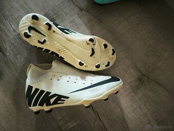 Kopačky NIKE vel. 38,5 plastové špunty - 2