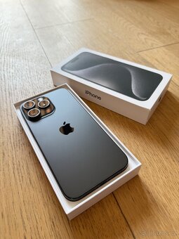 Apple iPhone 15 Pro Max 256GB černý - 2