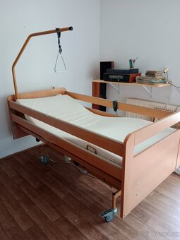Elektrická polohovací postel - 2