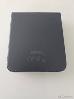 Samsung Galaxy Z Flip 4 - 2