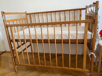 True vintage dřevěná postýlka - 2