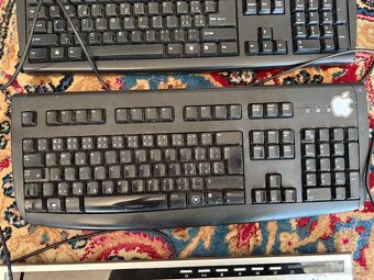 Klávesnice Logitech a Chicony - 2