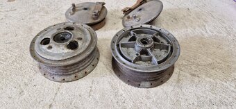 Jawa 555, 05 - bubny a štíty - 2
