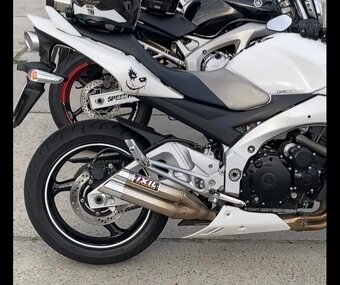 Suzuki gsr 600 - 2