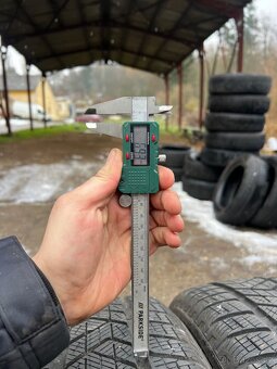 Sada zimních pneumatik Semperit a Pirelli |215/65/17| - 2