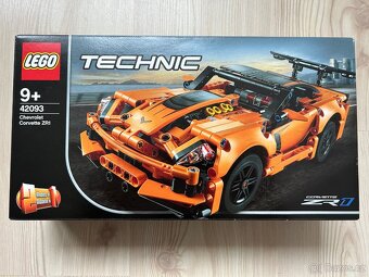 LEGO Technic 42093 Chevrolet Corvette ZR1 - 2