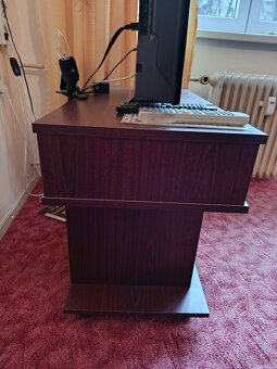 Stolek pod televizi - 2