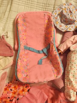 panenka s autosedačkou - 2