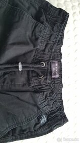 Černé kalhoty Reserved - 2