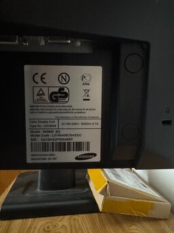LCD Samsung 24" - 2