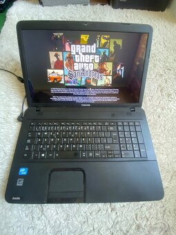 17 palcovy notebook Toshiba - 2