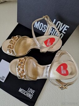 AKCE - Luxusní zlaté sandály Love Moschino - 2