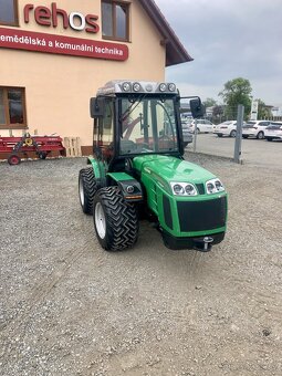 TRAKTOR FERRARI COBRAM 60 RS - OTOČNÉ PRACOVIŠTĚ - 2