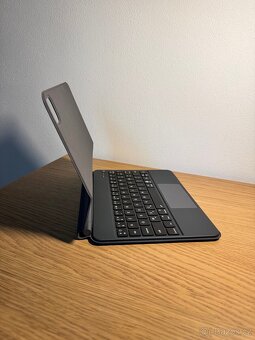 Klávesnice pro iPad Pro 11 a iPad Air 4., 5. a 6. generace - 2