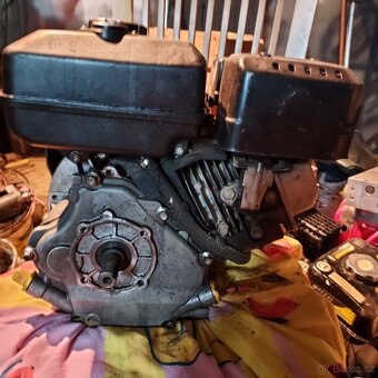 Motor Mitsubishi - 2