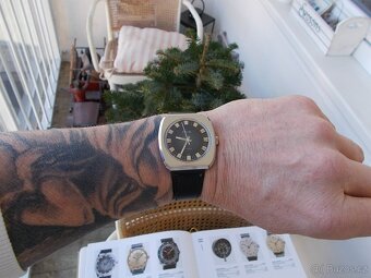 pekne funkcni hodinky prim 17 jewels kostky 1975 - 2