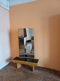 Nábytek zdarma k odvozu – regál, skříňky, zrcadlo - 2